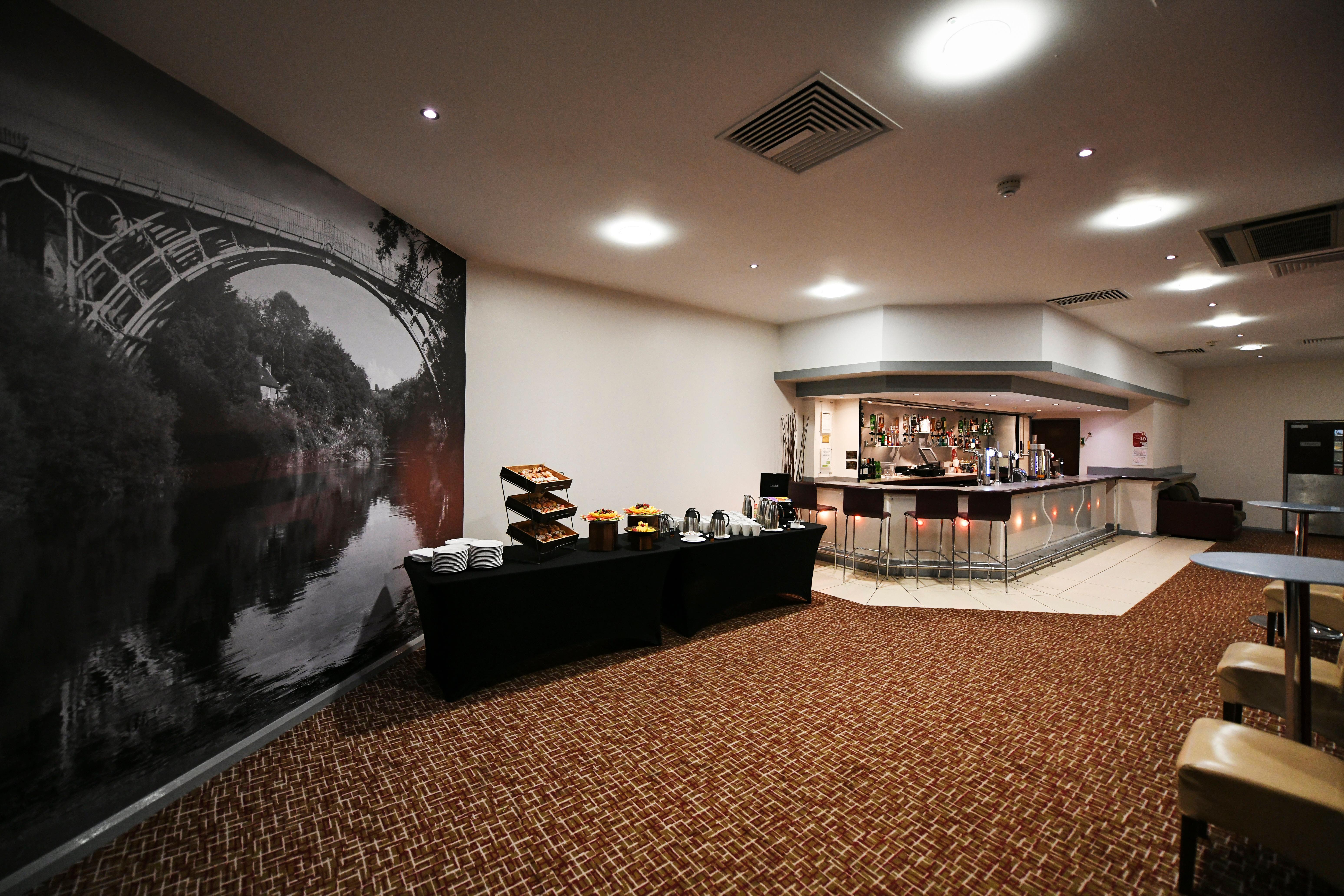 Ironbridge By Ihg Hotel 3*