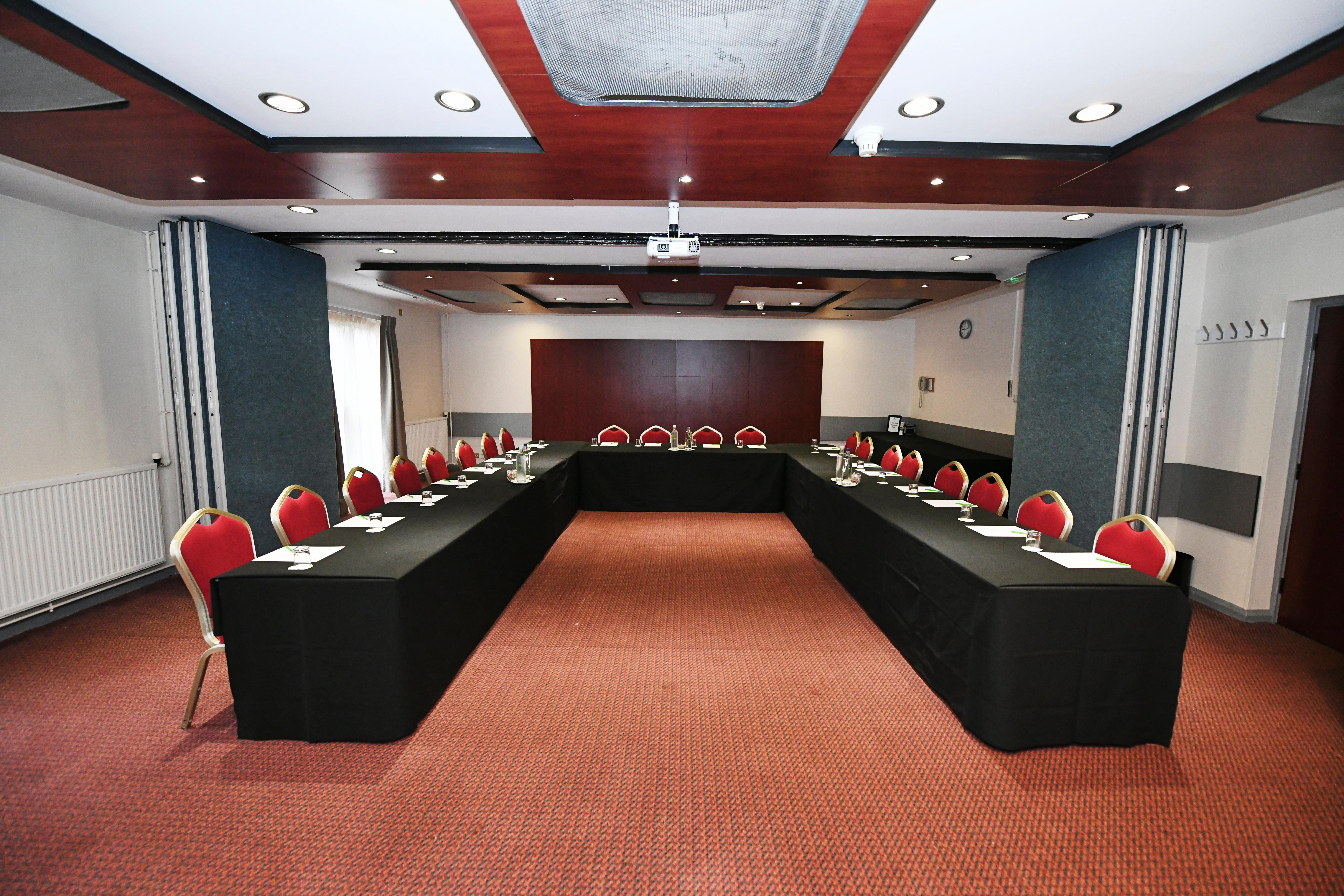 Hotel Ironbridge By Ihg 3*
