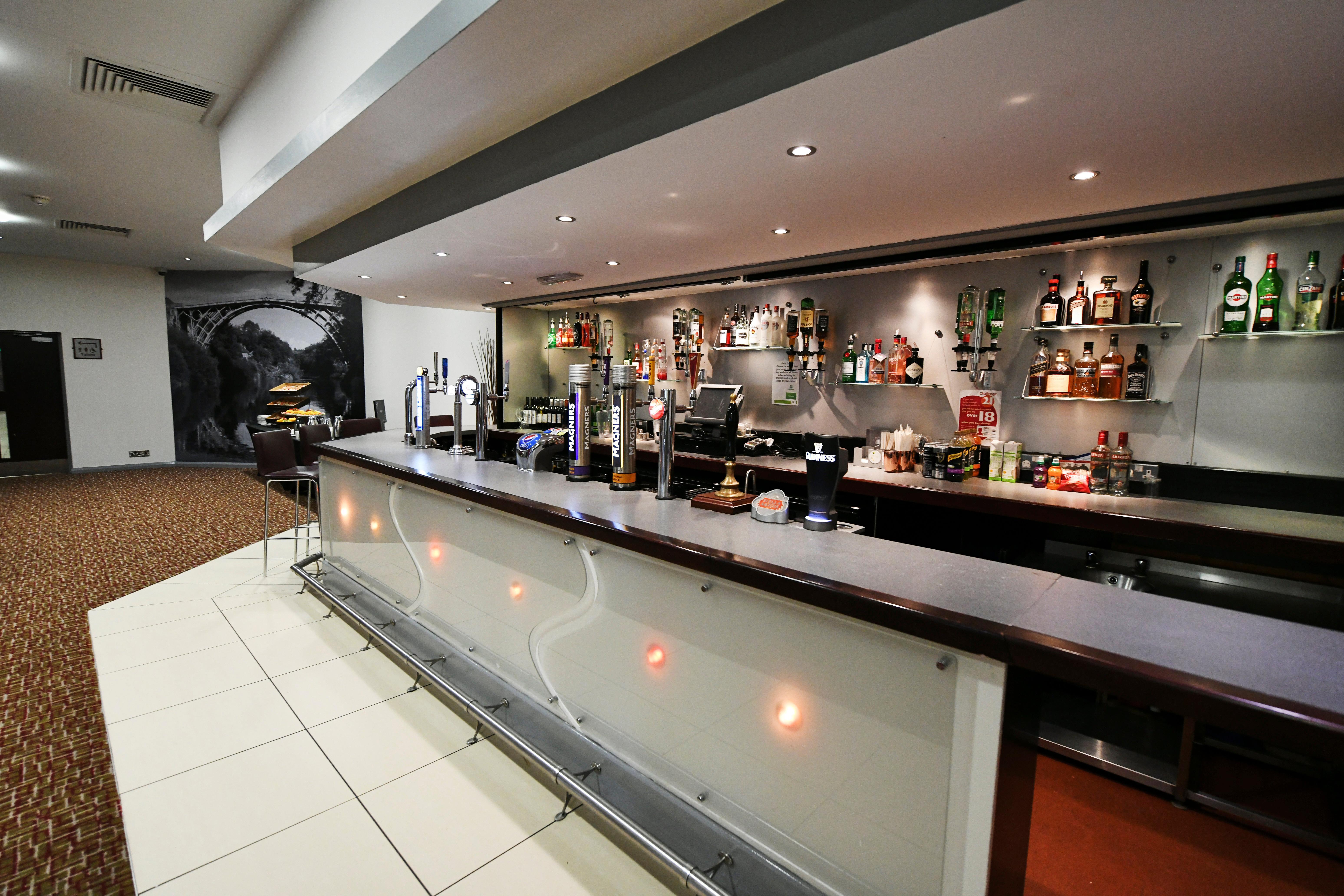 Ironbridge By Ihg Hotel 3*